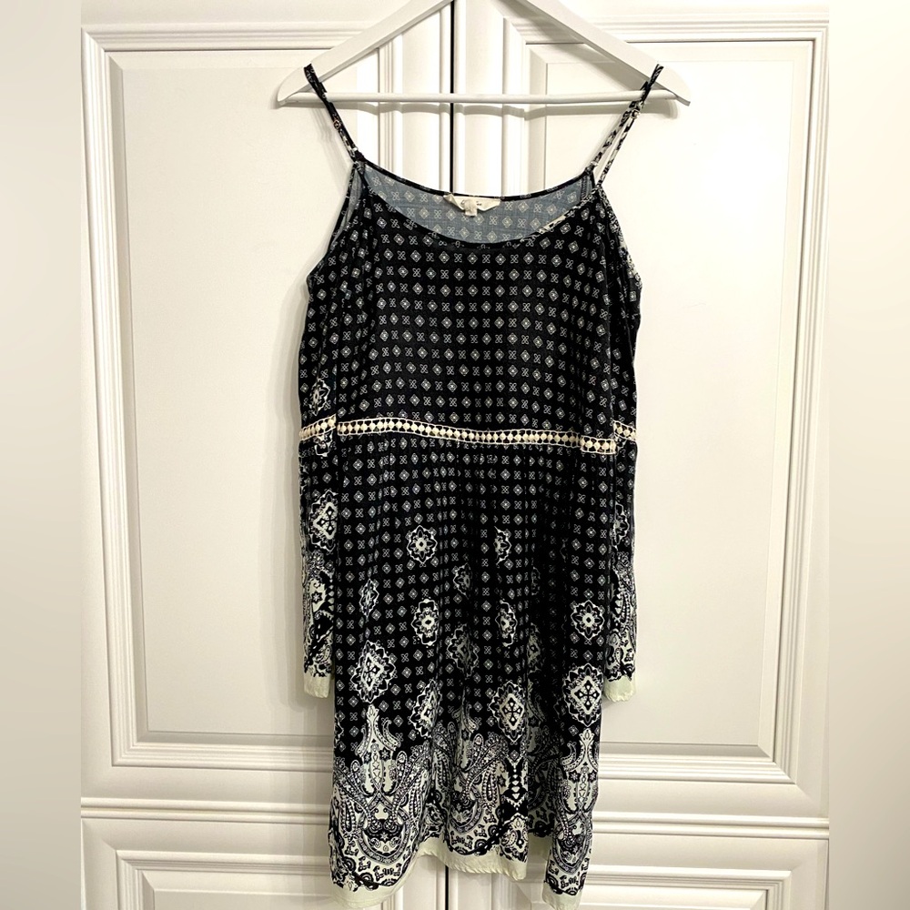 Love Tree Women’s Sz Medium Cold Shoulder Cotton Boho Midi Dress Bell Sleeve